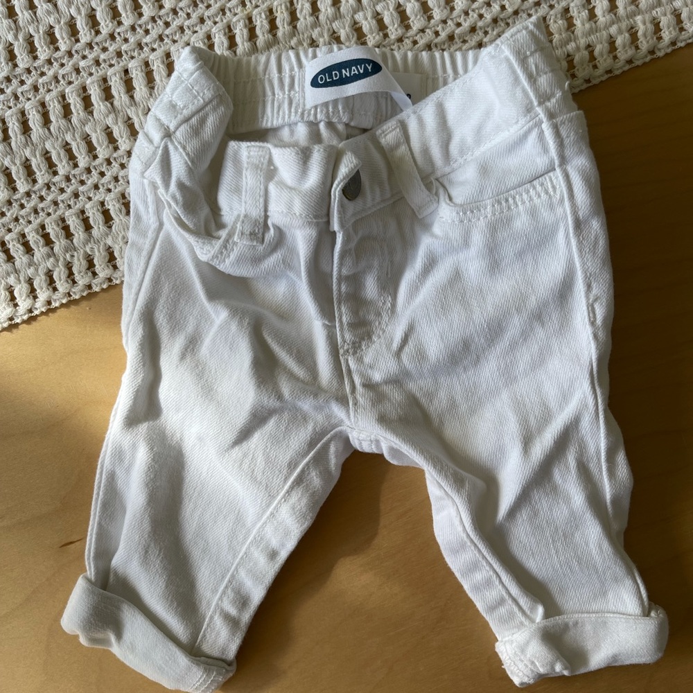 Boyfriend fit white jeans